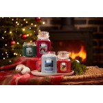 Lumanare Parfumata Borcan Mediu Candlelit Cabin, Yankee Candle