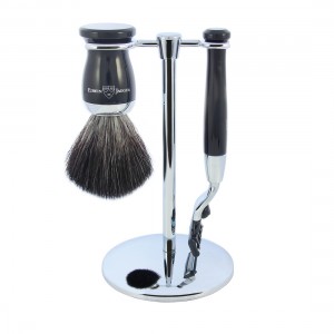 Edwin Jagger Set de barbierit 3 piese Mach3 Ebony: aparat cu lama Gillette Mach3, pamatuf cu fibre sintetice, suport cromat Edwin Jagger Set de barbierit 3 piese Mach3 Ebony: aparat cu lama Gillette Mach3, pamatuf cu fibre sintetice, suport cromat