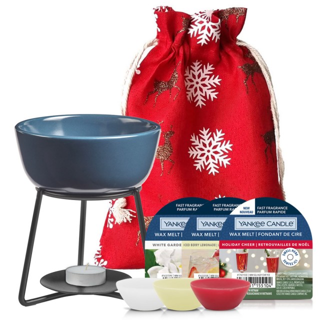 Set cadou arzator si 3 buc ceara parfumata Santa Say Cheer, Yankee Candle Set cadou arzator si 3 buc ceara parfumata Santa Say Cheer, Yankee Candle