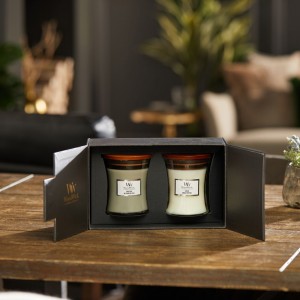 Set Cadou 2 Lumanari Borcan Mediu Linen&Fireside, Woodwick® Set Cadou 2 Lumanari Borcan Mediu Linen&Fireside, Woodwick®