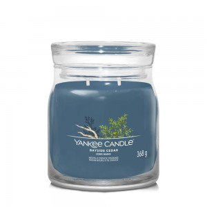 Yankee Candle Lumanare Parfumata Borcan Mediu Signature Bayside Cedar