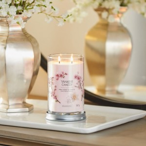 Yankee Candle Lumanare Parfumata Pahar Mare Signature Pink Cherry & Vanilla Yankee Candle Lumanare Parfumata Pahar Mare Signature Pink Cherry & Vanilla