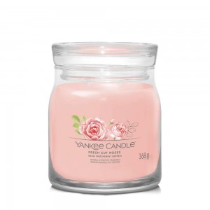 Yankee Candle Lumanare Parfumata Borcan Mediu Signature Fresh Cut Roses Yankee Candle Lumanare Parfumata Borcan Mediu Signature Fresh Cut Roses