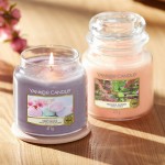 Lumanare Parfumata Borcan Mediu Berry Mochi, Yankee Candle