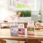 Lumanare Parfumata Borcan Mediu Sweet Plum Sake, Yankee Candle