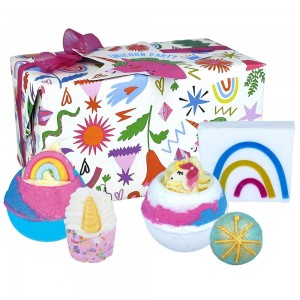 Set Cadou 5 produse ingrijire si rasfat, Unicorn Party, Bomb Cosmetics Set Cadou 5 produse ingrijire si rasfat, Unicorn Party, Bomb Cosmetics