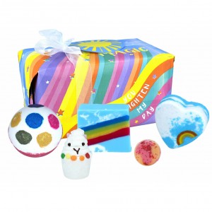 Set Cadou 5 produse relaxare si rasfat, You Are Magic, Bomb Cosmetics Set Cadou 5 produse relaxare si rasfat, You Are Magic, Bomb Cosmetics