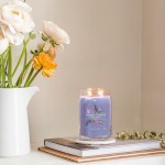 Yankee Candle Lumanare Parfumata Borcan Mare Signature Lilac Blossom