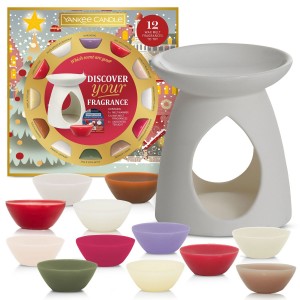 Yankee Candle Passport To The Holidays Set Cadou 12 buc ceara parfumata si 1 arzator Yankee Candle Passport To The Holidays Set Cadou 12 buc ceara parfumata si 1 arzator