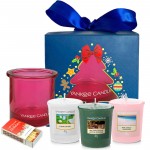 Set cadou Editie Limitata Santa's Gift 3 lumanari parfumate si suport decorativ Yankee Candle pink