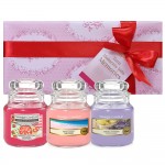 Set Cadou 3 lumanari parfumate Yankee Candle ALL We need Is LOVE