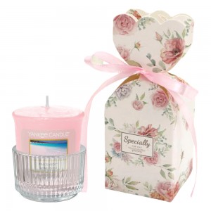 Set cadou Little Box of Love - suport sticla si lumanare votive Pink Sands, Yankee Candle Set cadou Little Box of Love - suport sticla si lumanare votive Pink Sands, Yankee Candle