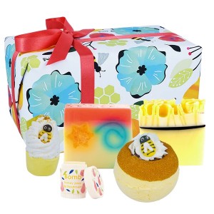 Set Cadou - Bee-autiful, Bomb Cosmetics Set Cadou - Bee-autiful, Bomb Cosmetics