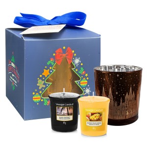 Set cadou Editie Limitata Christmas Memories 2 lumanari parfumate si suport decorativ 