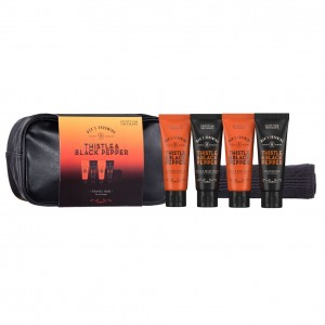 Set cadou pentru barbati Travel Bag, 4x75 ml, Gel de dus, Gel pentru fata, Aftershave si Crema hidratanta, Prosop The Scottish Fine Soaps Set cadou pentru barbati Travel Bag, 4x75 ml, Gel de dus, Gel pentru fata, Aftershave si Crema hidratanta, Prosop The Scottish Fine Soaps