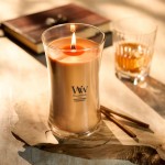 Lumanare Parfumata Borcan Mare Golden Bourbon, WoodWick®
