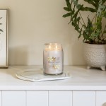 Yankee Candle Lumanare Parfumata Borcan Mare Signature Vanilla Crème Brûlée