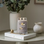Yankee Candle Lumanare Parfumata Borcan Mare Signature Smoked Vanilla & Cashmere