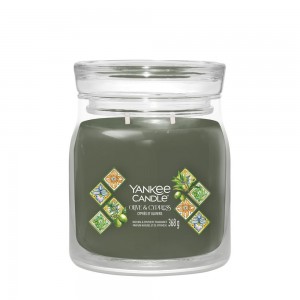 Yankee Candle Lumanare Parfumata Borcan Mediu Signature Olive & Cypress