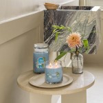 Yankee Candle Lumanare Parfumata Borcan Mediu Signature Azure Sky