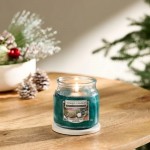 Yankee Candle Home Inspiration Lumanare Parfumata Borcan Mediu Winter Fir 340gr. Yankee Candle Home Inspiration Lumanare Parfumata Borcan Mediu Winter Fir 340gr.