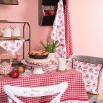 Cana din portelan fara toarta cu model flori rosii 100 ml Cana din portelan fara toarta cu model flori rosii 100 ml