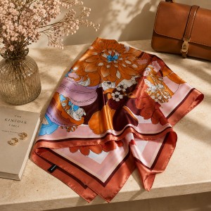 Esarfa cu imprimeu floral Eva 70x70 cm
