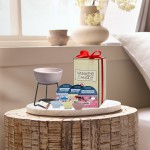 Set cadou Pebble Pink Arzator si 3 buc ceara parfumata, Yankee Candle