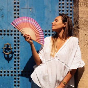 Evantai Carnac Simone et Georges bumbac si lemn 23x3cm