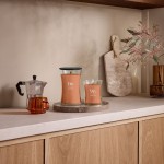 Lumanare Parfumata Borcan Mediu Pumpkin Praline, WoodWick® Lumanare Parfumata Borcan Mediu Pumpkin Praline, WoodWick®