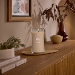 Lumanare Parfumata Borcan Mare Santal Myrrh, WoodWick® Lumanare Parfumata Borcan Mare Santal Myrrh, WoodWick®