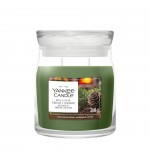 Yankee Candle Lumanare Parfumata Borcan Mediu Signature Balsam & Cedar Fireside Yankee Candle Lumanare Parfumata Borcan Mediu Signature Balsam & Cedar Fireside