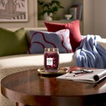 Yankee Candle Lumanare Parfumata Borcan Mare Signature Black Cherry Yankee Candle Lumanare Parfumata Borcan Mare Signature Black Cherry