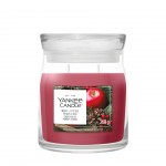 Yankee Candle Lumanare Parfumata Borcan Mediu Signature Red Apple Wreath Yankee Candle Lumanare Parfumata Borcan Mediu Signature Red Apple Wreath