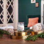 Yankee Candle Lumanare Parfumata Borcan Mic Signature White Spruce & Grapefruit Yankee Candle Lumanare Parfumata Borcan Mic Signature White Spruce & Grapefruit