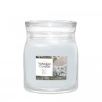 Yankee Candle Lumanare Parfumata Borcan Mediu Signature Snow Kissed Pine Yankee Candle Lumanare Parfumata Borcan Mediu Signature Snow Kissed Pine