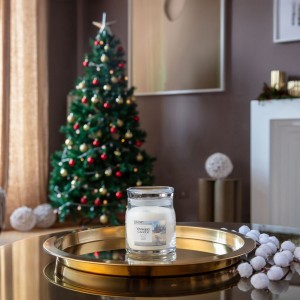 Yankee Candle Lumanare Parfumata Borcan Mediu Signature Winter Walk