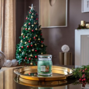 Yankee Candle Lumanare Parfumata Borcan Mediu Signature Tree Trimming