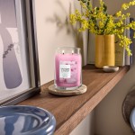 Yankee Candle Lumanare Parfumata Borcan Mediu Signature Enchanting Cherry Blossom Yankee Candle Lumanare Parfumata Borcan Mediu Signature Enchanting Cherry Blossom